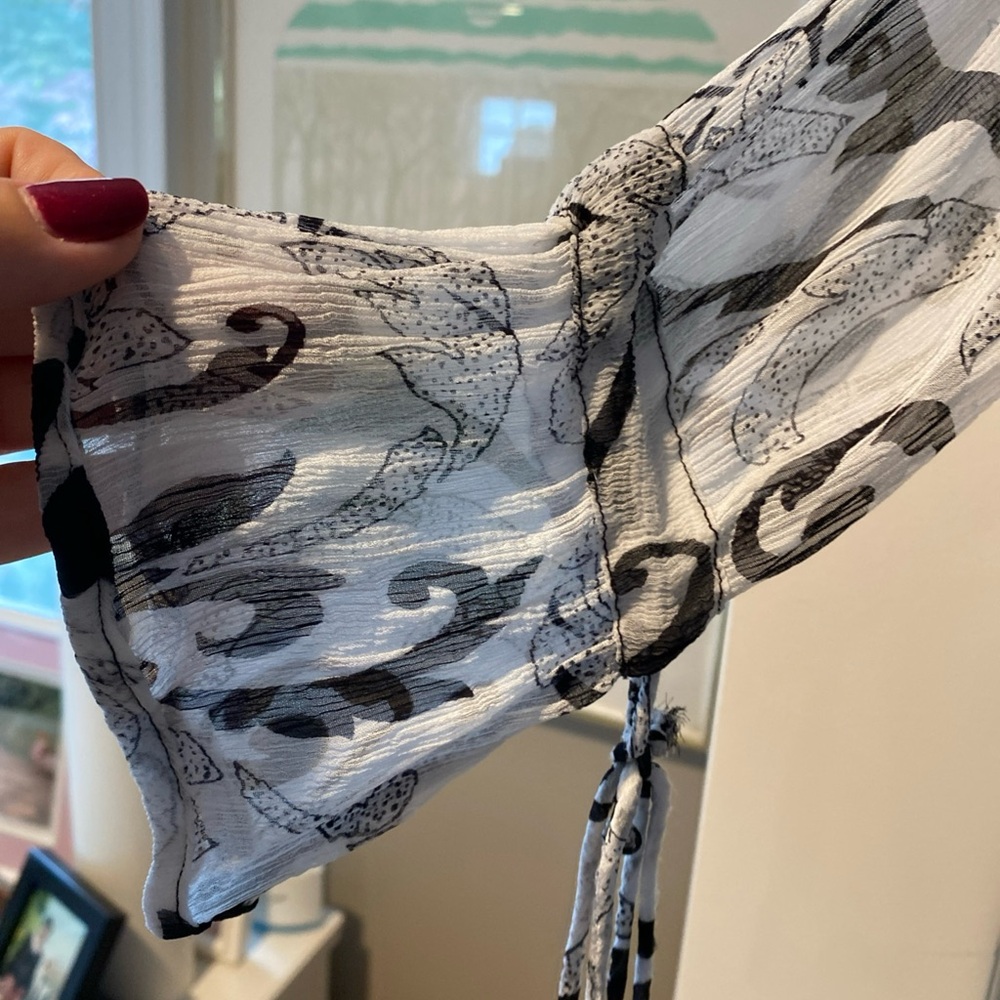 Cache Black and White Graphic Blouse - Picture 4 of 6